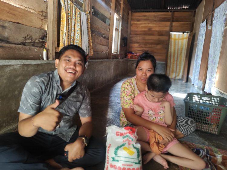 Disabilitas Bantu Disabilitas, Aksi Reinhard Raji Manurung di Hatonduhan Simalungun Tuai Inspirasi Disabilitas Bantu Disabilitas, Aksi Reinhard Raji Manurung di Hatonduhan Simalungun Tuai Inspirasi