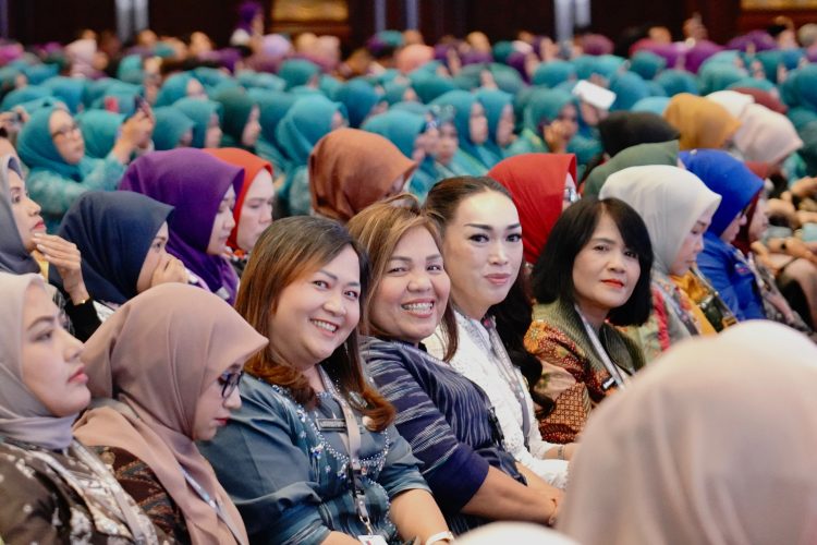 Ketua TP PKK Pakpak Bharat Ny Juniatry Franc Bernhard Tumanggor Hadiri Rapat Penguatan Tata Kelola Lembaga Dekranas, TP PPK dan TP Posyandu se-Indonesia Ketua TP PKK Pakpak Bharat Ny Juniatry Franc Bernhard Tumanggor Hadiri Rapat Penguatan Tata Kelola Lembaga Dekranas, TP PPK dan TP Posyandu se-Indonesia