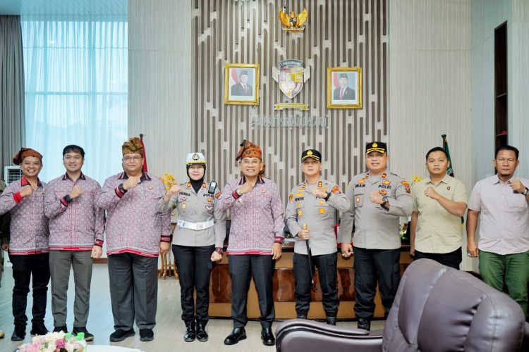 Bupati Simalungun Terima Kunjungan Kerja Kapolres, Perkuat Sinergi Jaga Kamtibmas dan Dukung Pelayanan Publik Bupati Simalungun Terima Kunjungan Kerja Kapolres, Perkuat Sinergi Jaga Kamtibmas dan Dukung Pelayanan Publik