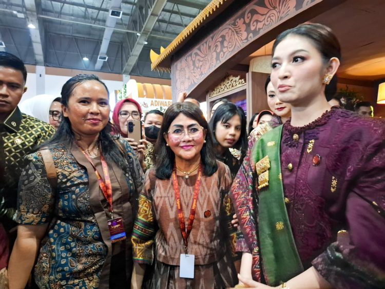 Ketua Dekranasda Kota Pematangsiantar Hadiri Pameran Kerajinan Nusantara bertajuk Kriyanusa Tahun 2026 di GBK Jakarta