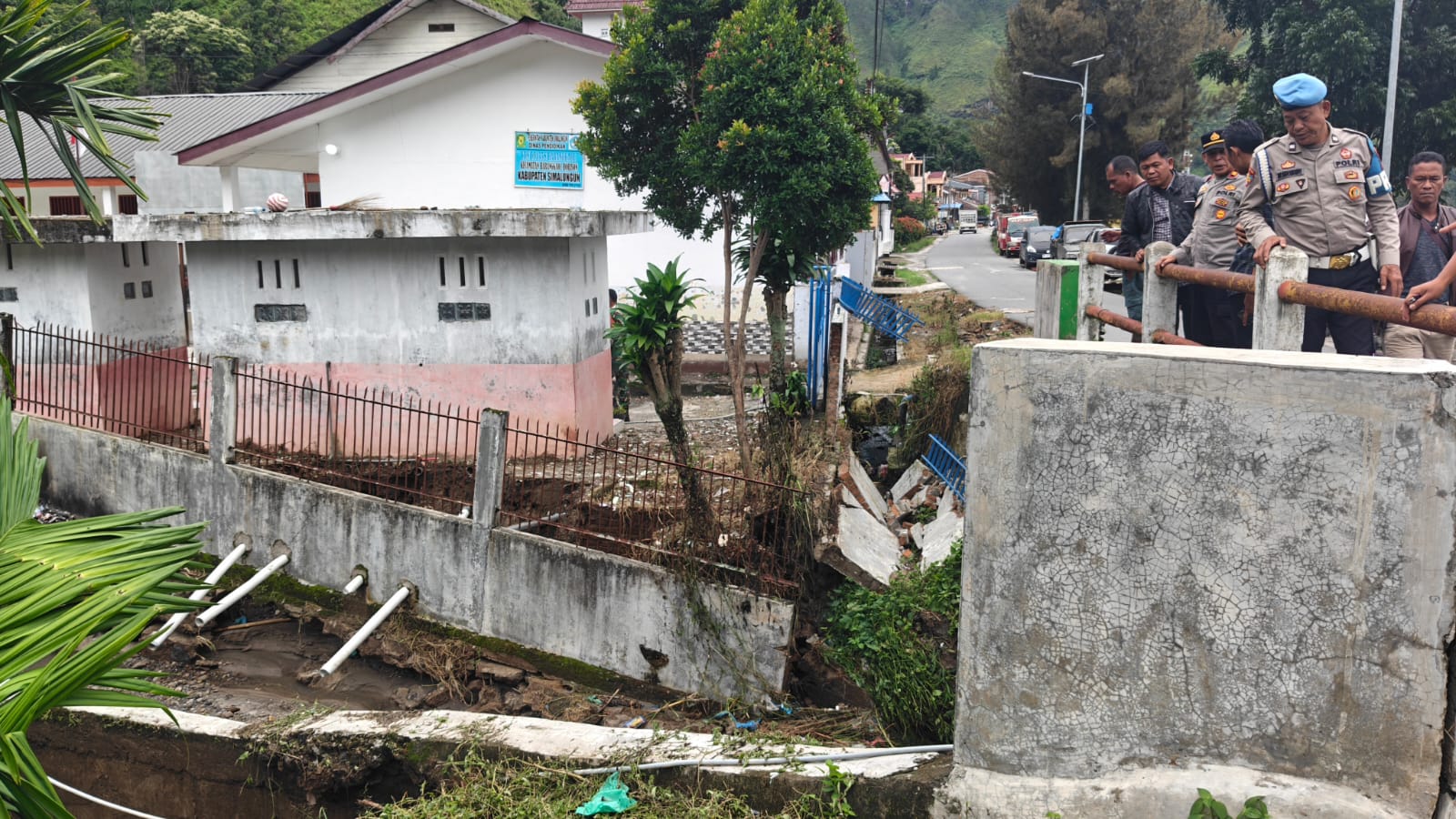 Banjir di Haranggaol Rendam 4 Rumah Warga dan 2 Rumah Rusak, Polres Simalungun Terjun Langsung ke Lokasi 
