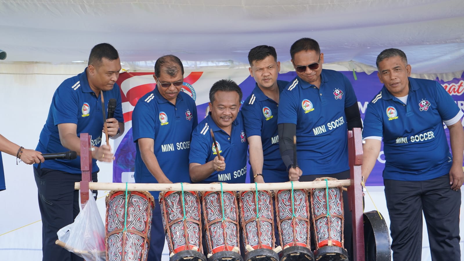 Turnamen Olahraga Haornas ke-43 dan Mini Soccer Bupati Cup II Toba Tahun 2026 Resmi Dibuka Turnamen Olahraga Haornas ke-43 dan Mini Soccer Bupati Cup II Toba Tahun 2026 Resmi Dibuka