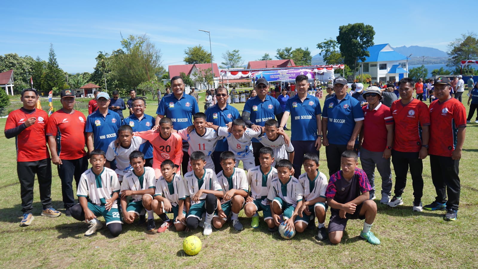 Turnamen Olahraga Haornas ke-43 dan Mini Soccer Bupati Cup II Toba Tahun 2026 Resmi Dibuka