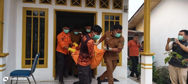 Polsek Siantar Martoba Olah TKP Temuan Mayat di Perumahan Kasper Polsek Siantar Martoba Olah TKP Temuan Mayat di Perumahan Kasper
