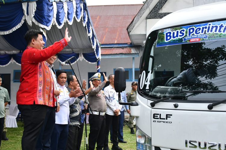 Gubsu Respons Usulan Bupati Samosir, 6 Bus Perintis Gratis Diluncurkan Melayani Antar-Jemput Pelajar