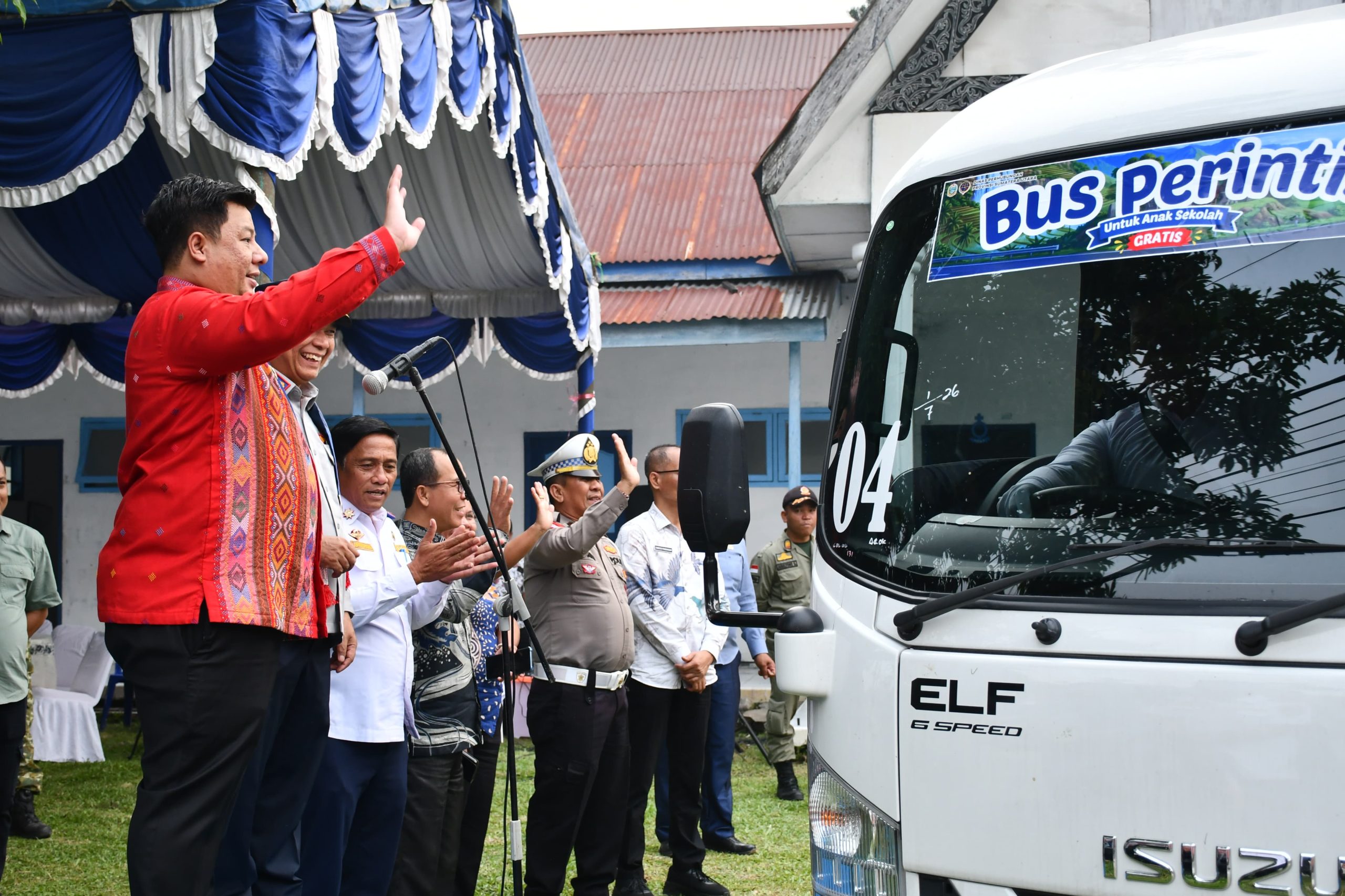 Gubsu Respons Usulan Bupati Samosir, 6 Bus Perintis Gratis Diluncurkan Melayani Antar-Jemput Pelajar