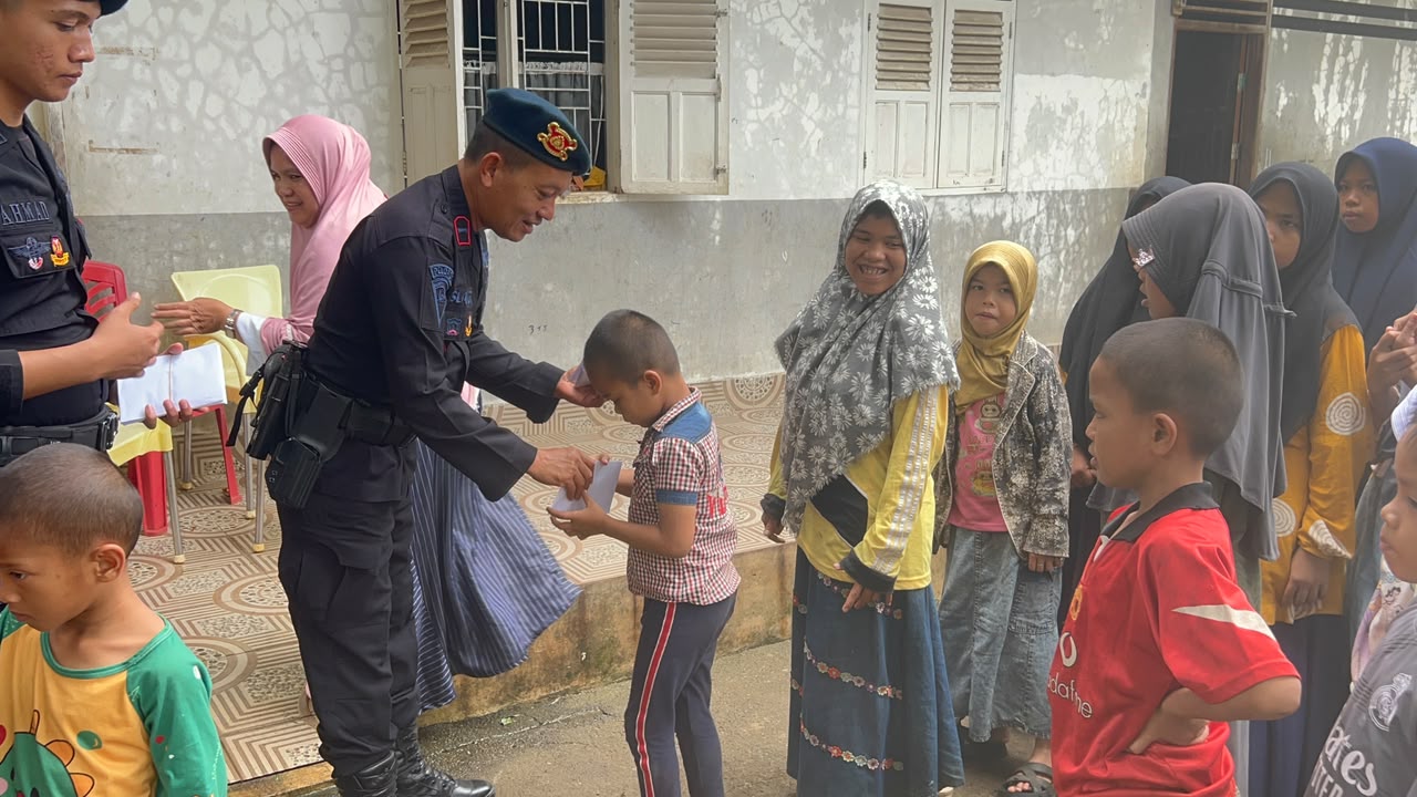 Sambut Hut Ke-81 Korps Brimob Polri, Batalyon C Pelopor Brimob Sumut Salurkan Bantuan Sosial Kepada Panti Asuhan Di Padangsidimpuan Sambut Hut Ke-81 Korps Brimob Polri, Batalyon C Pelopor Brimob Sumut Salurkan Bantuan Sosial Kepada Panti Asuhan Di Padangsidimpuan