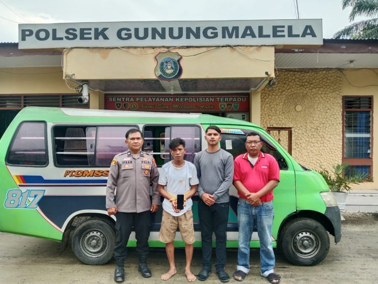 Polsek Gunung Malela Amankan Sopir Angkot, Dugaan Pencurian iPhone Milik Pelajar Polsek Gunung Malela Amankan Sopir Angkot, Dugaan Pencurian iPhone Milik Pelajar