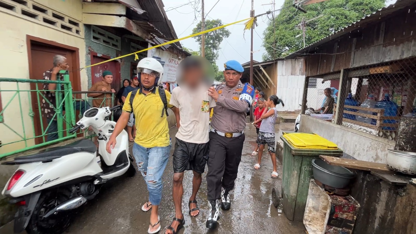 Sarang Narkoba Gang Nasional Medan Maimun Digerebek, Pengedar Diringkus Sarang Narkoba Gang Nasional Medan Maimun Digerebek, Pengedar Diringkus