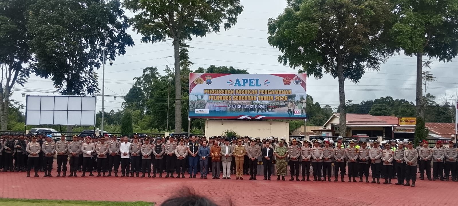 Kawal Pilkades Serentak Humbahas, Personel Brimob Batalyon B Siagakan Pengamanan di Humbahas