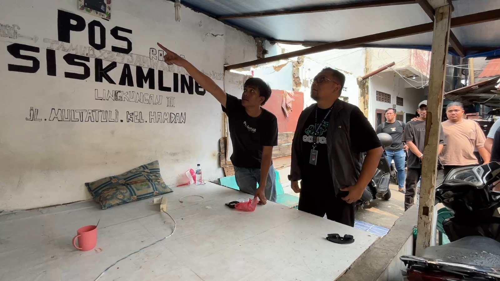 Satresnarkoba Polrestabes Medan Gerebek Sarang Narkoba di Jalan Multatuli, Temukan Pos Siskamling Jadi Tempat Jual Beli Narkoba Satresnarkoba Polrestabes Medan Gerebek Sarang Narkoba di Jalan Multatuli, Temukan Pos Siskamling Jadi Tempat Jual Beli Narkoba