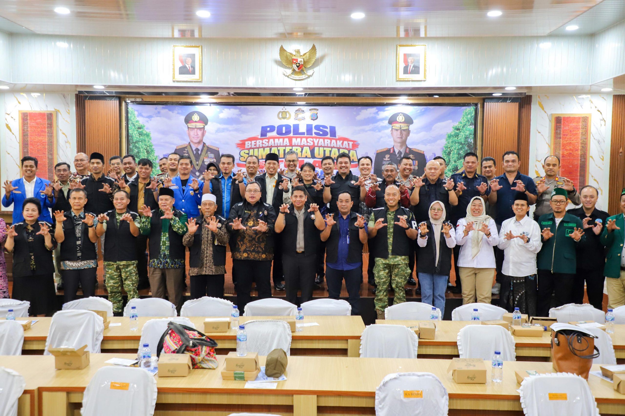 Wali Kota Diwakili Asisten Administrasi Bersama Polres Pematangsiantar dan Forkopimda mengikuti Zoom Meeting Kunker Kapolri dan Deklarasi Serentak Menolak Narkoba
