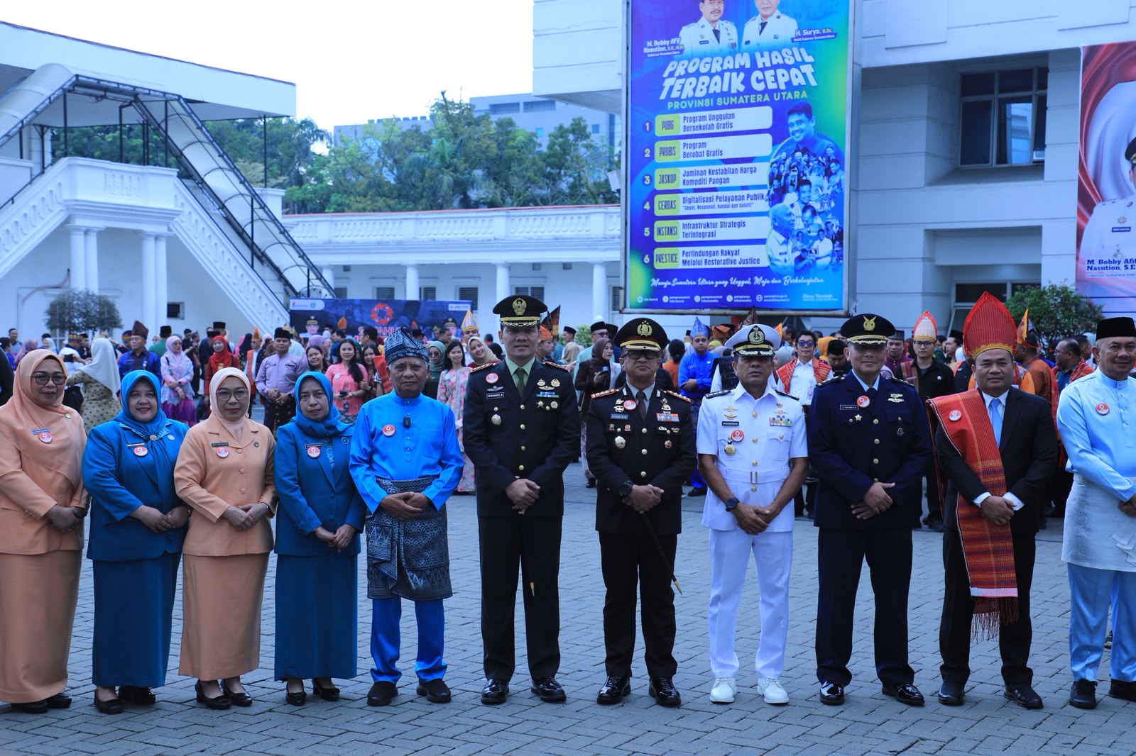 Dansat Brimob Polda Sumut Wakili Kapolda Hadiri Upacara Peringatan Hari Sumpah Pemuda Ke-98, Perkuat Semangat Persatuan Dan Pengabdian Untuk Bangsa Dansat Brimob Polda Sumut Wakili Kapolda Hadiri Upacara Peringatan Hari Sumpah Pemuda Ke-98, Perkuat Semangat Persatuan Dan Pengabdian Untuk Bangsa