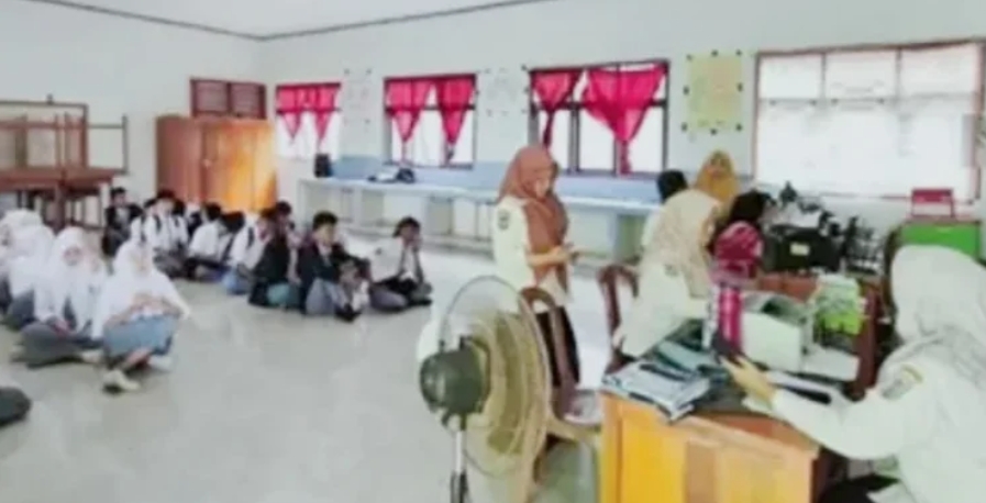 Disdukcapil Way Kanan Jemput Bola Rekam KTP-el di Sekolah