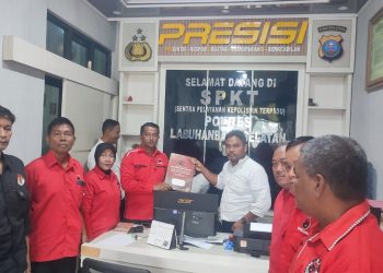 Pengurus DPC PDI Perjuangan Labusel pasca melaporkan Menkop Budi Arie Setiadi