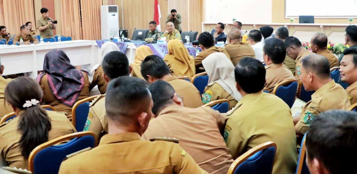 Suasana rapat pembentukan satuan tugas penindakan dan pembinaan premanisme dan ormas