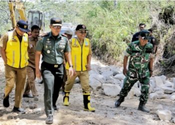 Bupati Simalungun Anton Achmad Saragih, Dandim 0207/Simalungun Letkol Inf Slamet Faozan, Kadis PUTR Simalungun Hotbinson Damanik