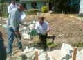 Oknum Pangulu Nagori Bangun Rakyat Dermanto Sidabalok juga selaku pelaksana proyek pasca peletakan batu pertama pembangunan kantor