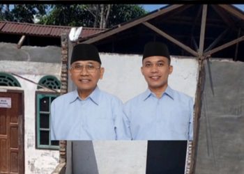 Bupati dan Wakil Bupati Simalungun dengan latar belakang bangunan rumah SHM yang lahannya akan dijadikan pembangunan kantor Pangulu Nagori Mayang, Kecamatan Bosar Maligas
