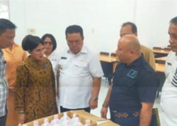 Walikota bersama Ketua TP PKK Kota Pematang Siantar, Kadis Kesehatan Pematang Siantar, Kepala BBPOM Sumut, dan Kadis Kesehatan Simalungun
