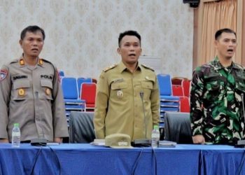 Wakil Bupati Benny Gusman Sinaga bersama Dandim dan mewakili Kapolres
