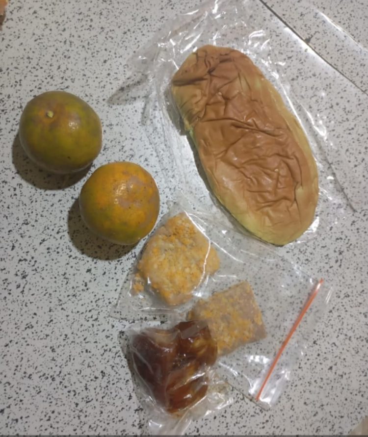 Roti dan Tempe MBG kondisi diduga basi dan berjamur