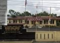 STPL dengan latar belakang Mako Polsekta Tanah Jawa Resor Simalungun