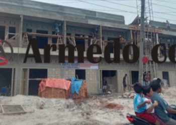 Bangunan gedung di Jalan H Ulakma Sinaga Nagori Pamatang Simalungun bebas berdiri tanpa PBG