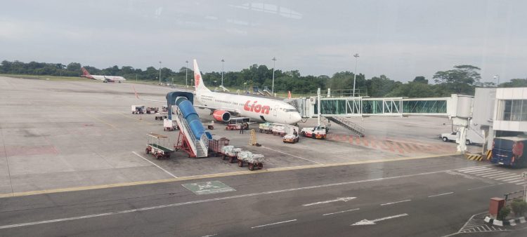 LION AIR TERLANTARKAN, KECEWAKAN DAN RUGIKAN PENOMPANG