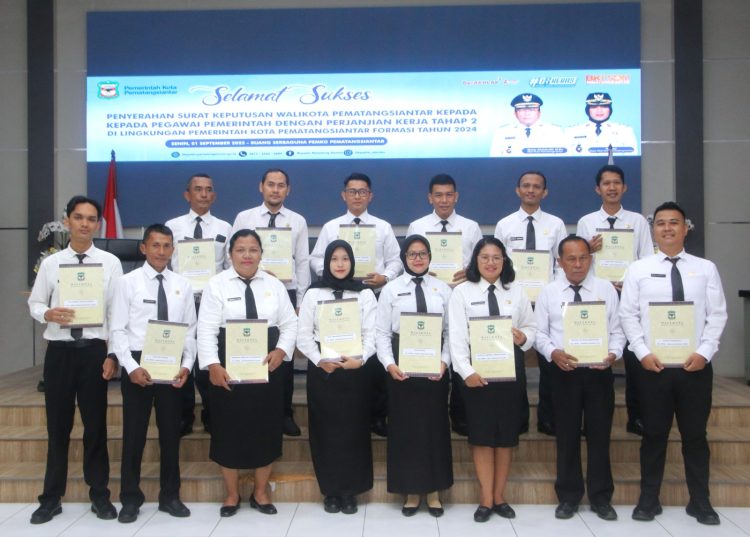 14 Pegawai PPPK Pemko Siantar Terima SK Pengangkatan dari Wali Kota