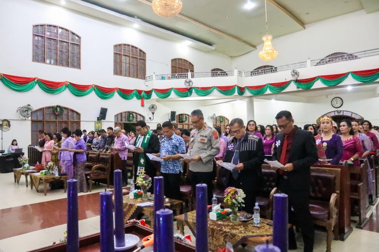Keluarga Besar RSUD dr Djasamen Saragih Pematangsiantar Rayakan Natal
