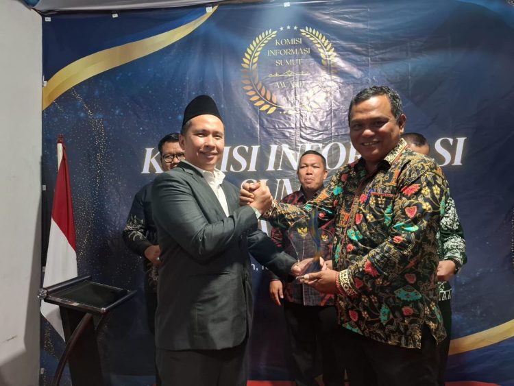 Pematangsiantar Terima Penghargaan Keterbukaan Informasi Badan Publik