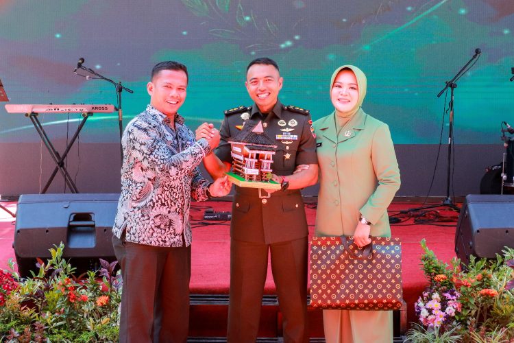 Wali Kota Siantar Hadiri Serah Terima Jabatan Danyonif 122/Tombak Sakti