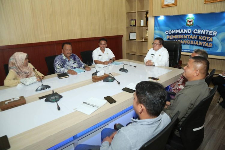 Dewan Pendidikan Kota Serahkan Rekomendasi Perbaiki Mutu Pendidikan kepada Wali Kota Siantar