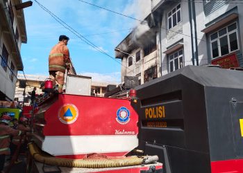 Toko Sepatu dan Sandal “Sehati Jaya Marpaung” Terbakar