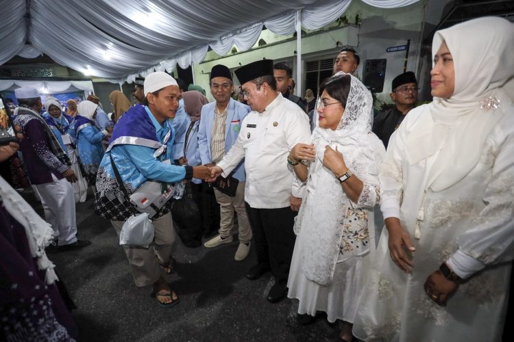 110 Jamaah Calon Haji/Hajjah Pematangsiantar Dilepas