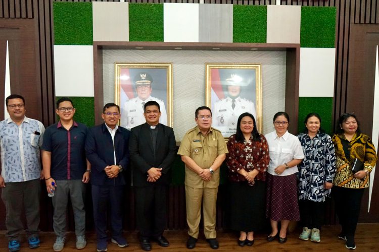 Wali Kota Sambut Ephorus GKPS dan Panitia  Konser Harmoni 30 Tahun UEM