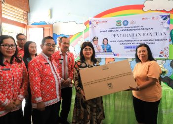 Pelaku UMKM Kader UP2K PKK Tomuan Peroleh Bantuan Peralatan