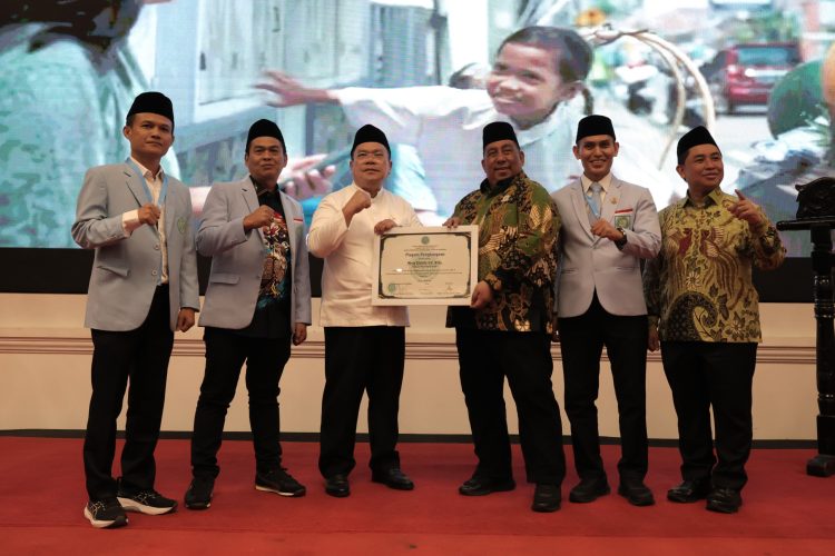 BKPRMI Beri Piagam Penghargaan kepada Wali Kota Siantar