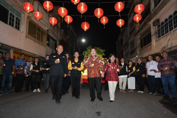 Wesly Buka Ritual Pradaksina Hari Raya Trisuci Waisak 2570 BE