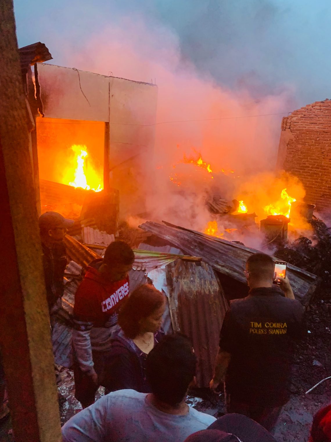 Ratusan Kios Pasar Dwikora Pematangsiantar Ludes Terbakar