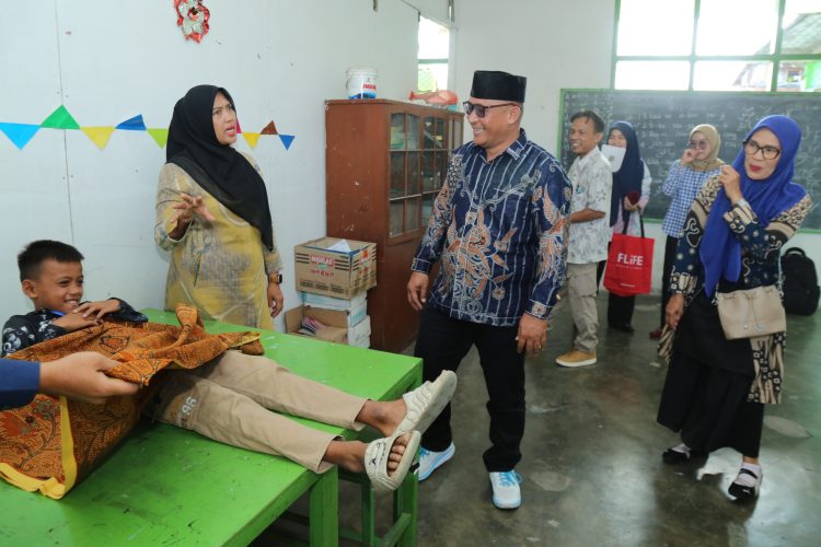 Khitanan Massal Gratis STM Babuttaqwa Siantar Diikuti 21 Anak