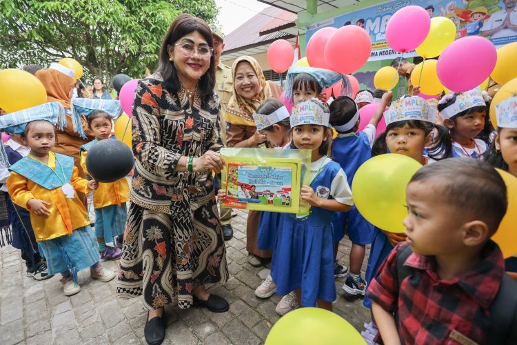Bunda PAUD Siantar Hadiri Pembukaan MPLS TK Pembina Negeri 2