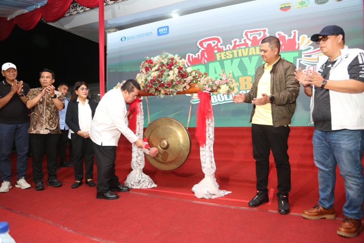 Festival Rakyat dan Nobar Bola Gembira Piala Dunia di Adam Malik Siantar