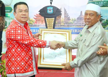 Wali Kota Siantar Terima Penghargaan Tokoh Toleransi dari FKUB