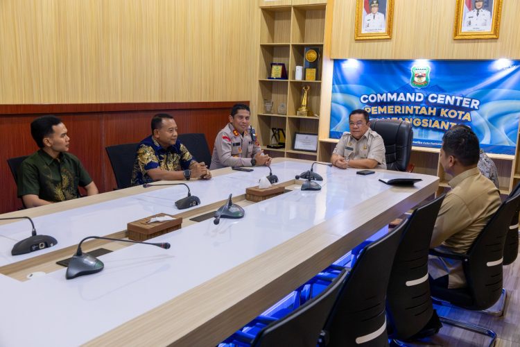 Wesly Sambut Silaturahmi Kapolres Siantar dan Jajaran