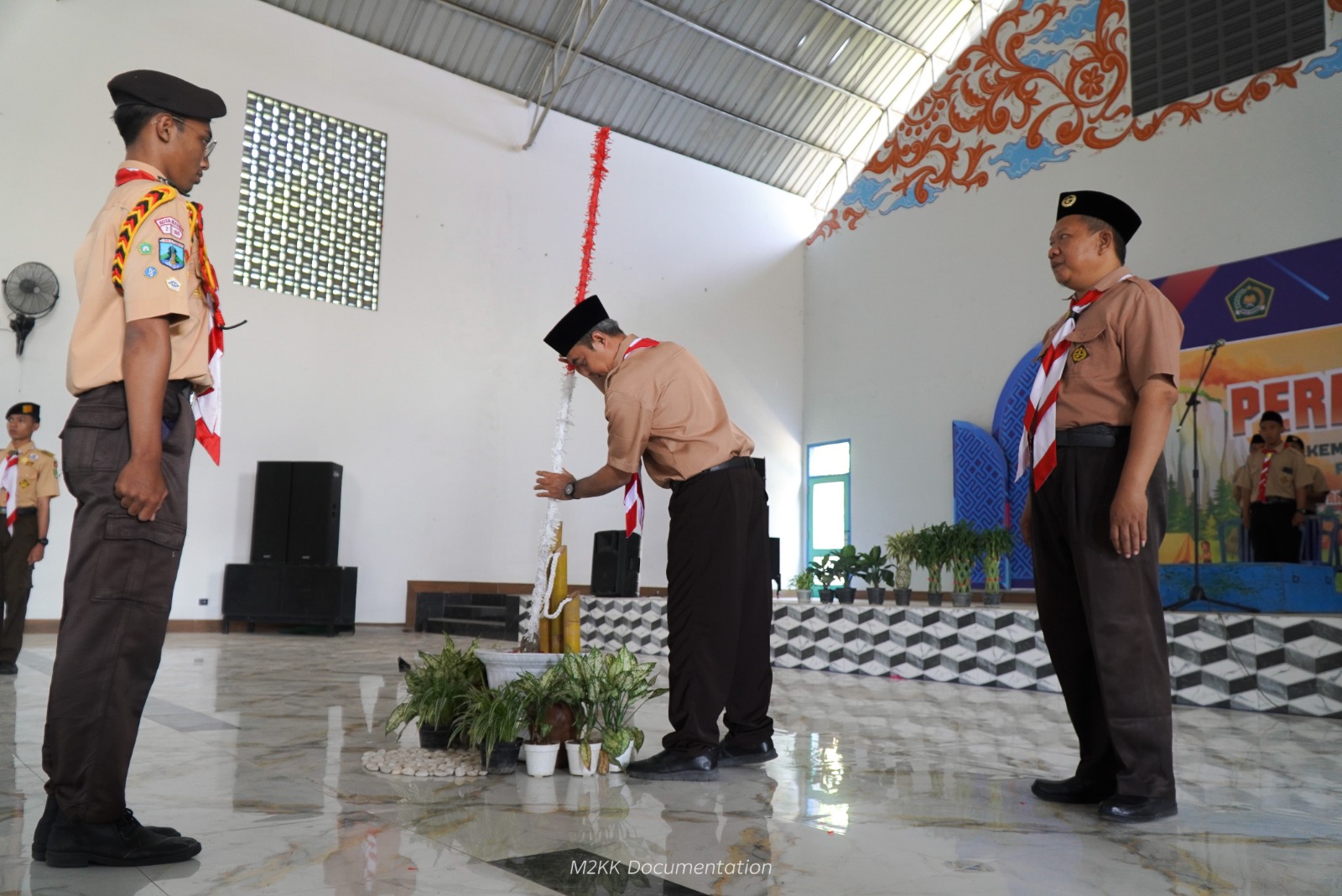 PERMAGA MAN 2 KOTA KEDIRI TANAMKAN KEMANDIRIAN DAN INTEGRITAS PRAMUKA PENEGAK