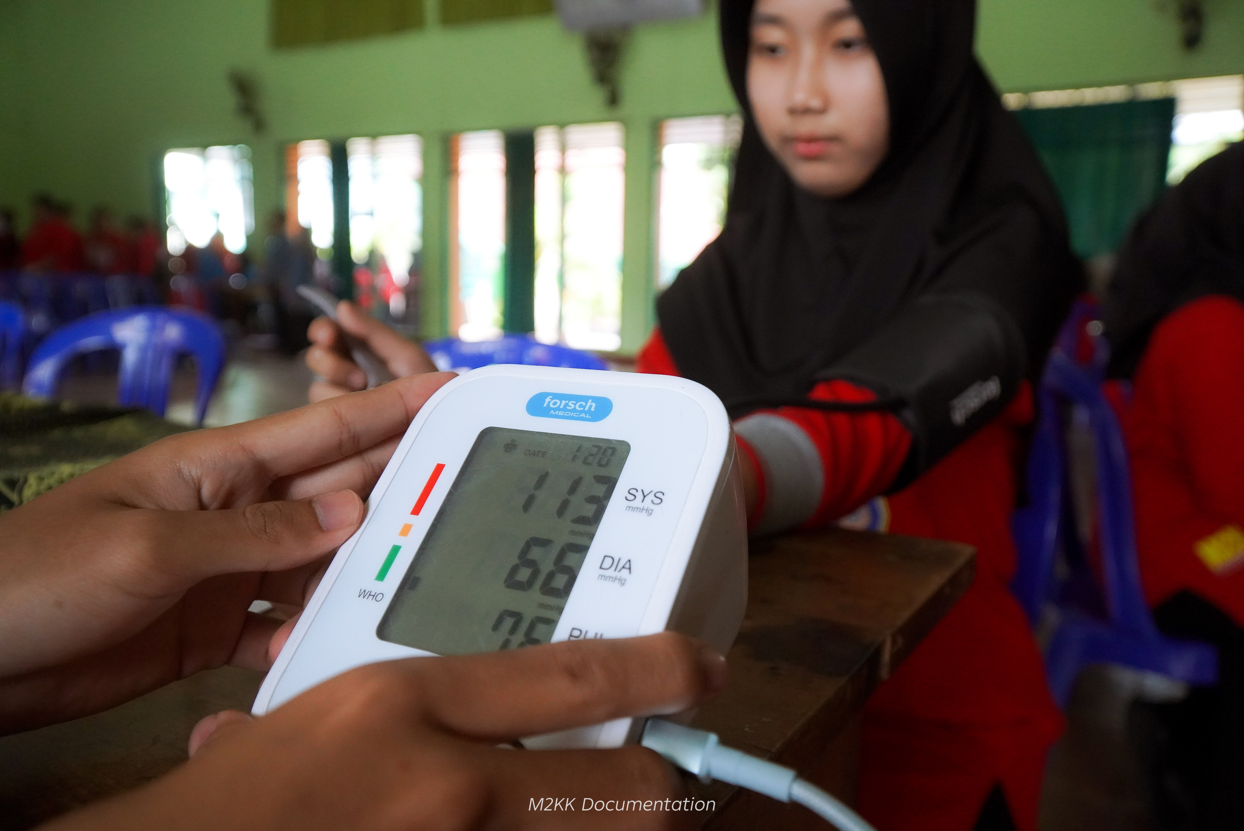 MAN 2 KOTA KEDIRI GELAR SKRINING KESEHATAN SEBAGAI LANGKAH DETEKSI DINI PENYAKIT PADA MURID