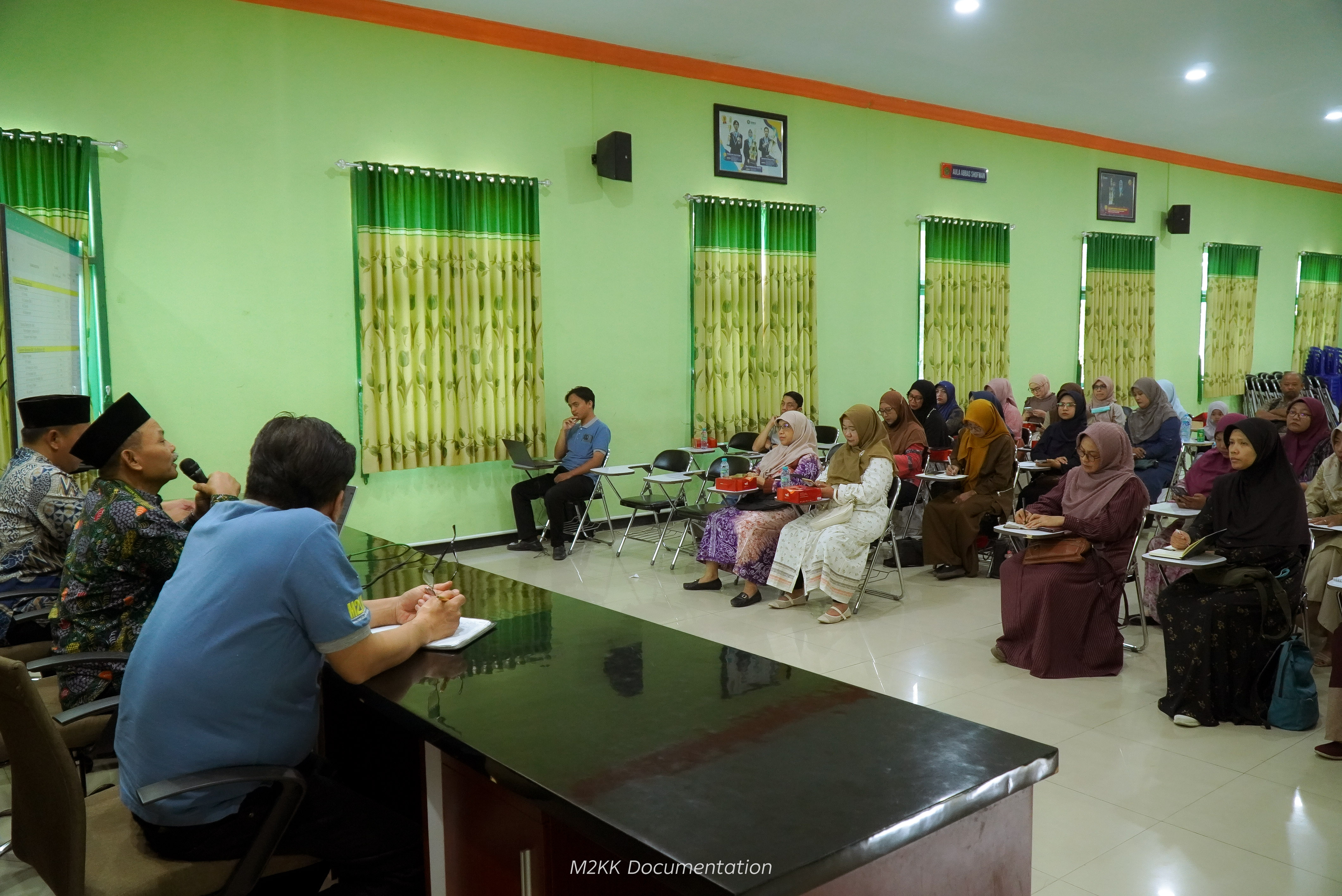 PERKUAT SINERGI MADRASAH DAN ORANG TUA , PAGOS KELAS X BAHAS STRATEGI PENGEMBANGAN PRESTASI MURID