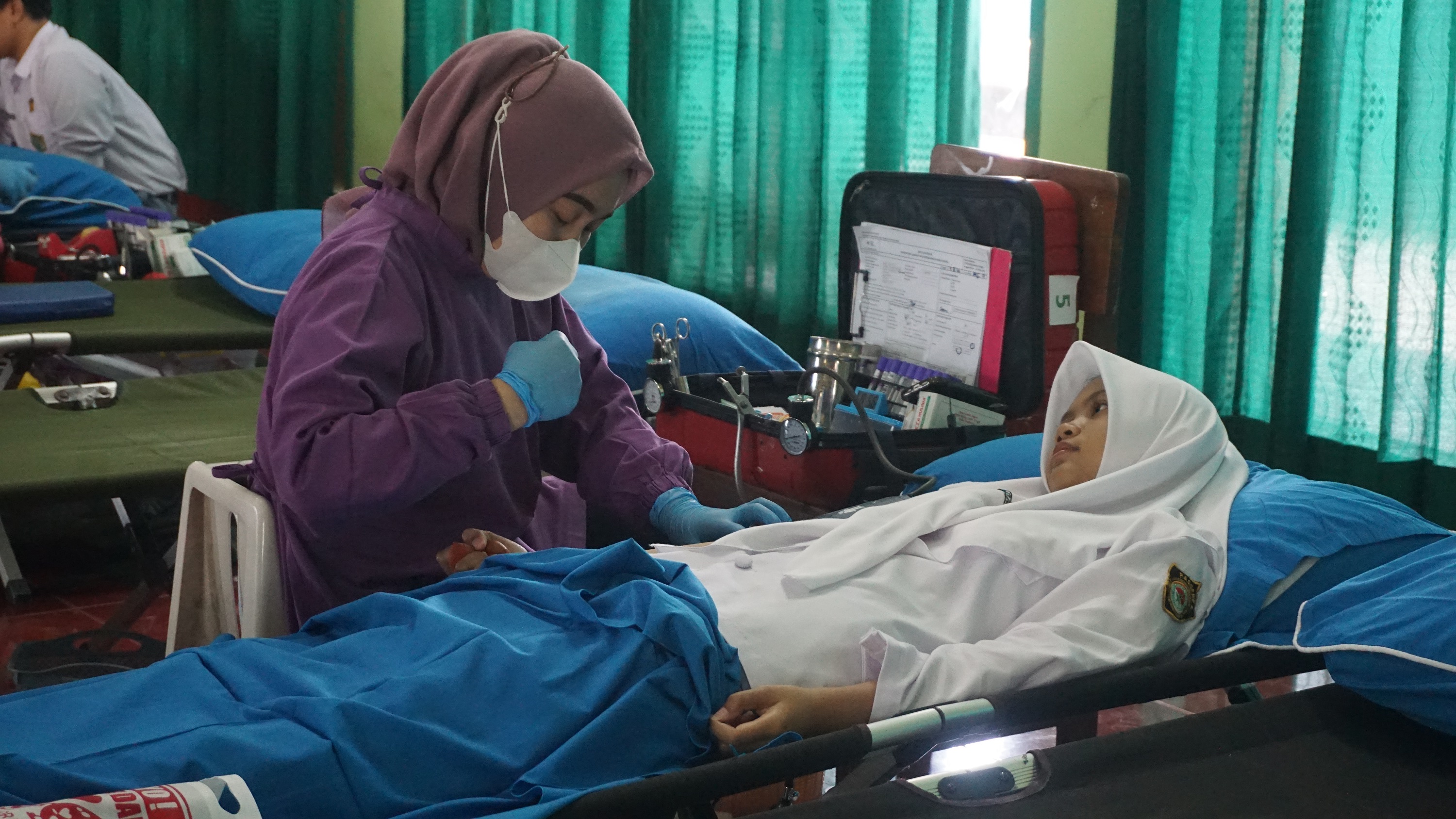 DONOR DARAH DI MAN 2 KOTA KEDIRI KUMPULKAN 74 KANTONG, WUJUDKAN SEMANGAT BERBAGI DAN KEMANUSIAAN